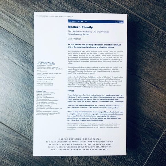 Modern Family : The Untold Oral History (ARC) - Picture 2 of 2